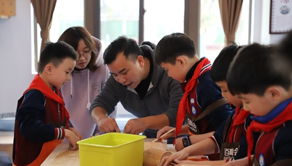 學(xué)習(xí)：以陶藝賦能新時(shí)代勞動教育。